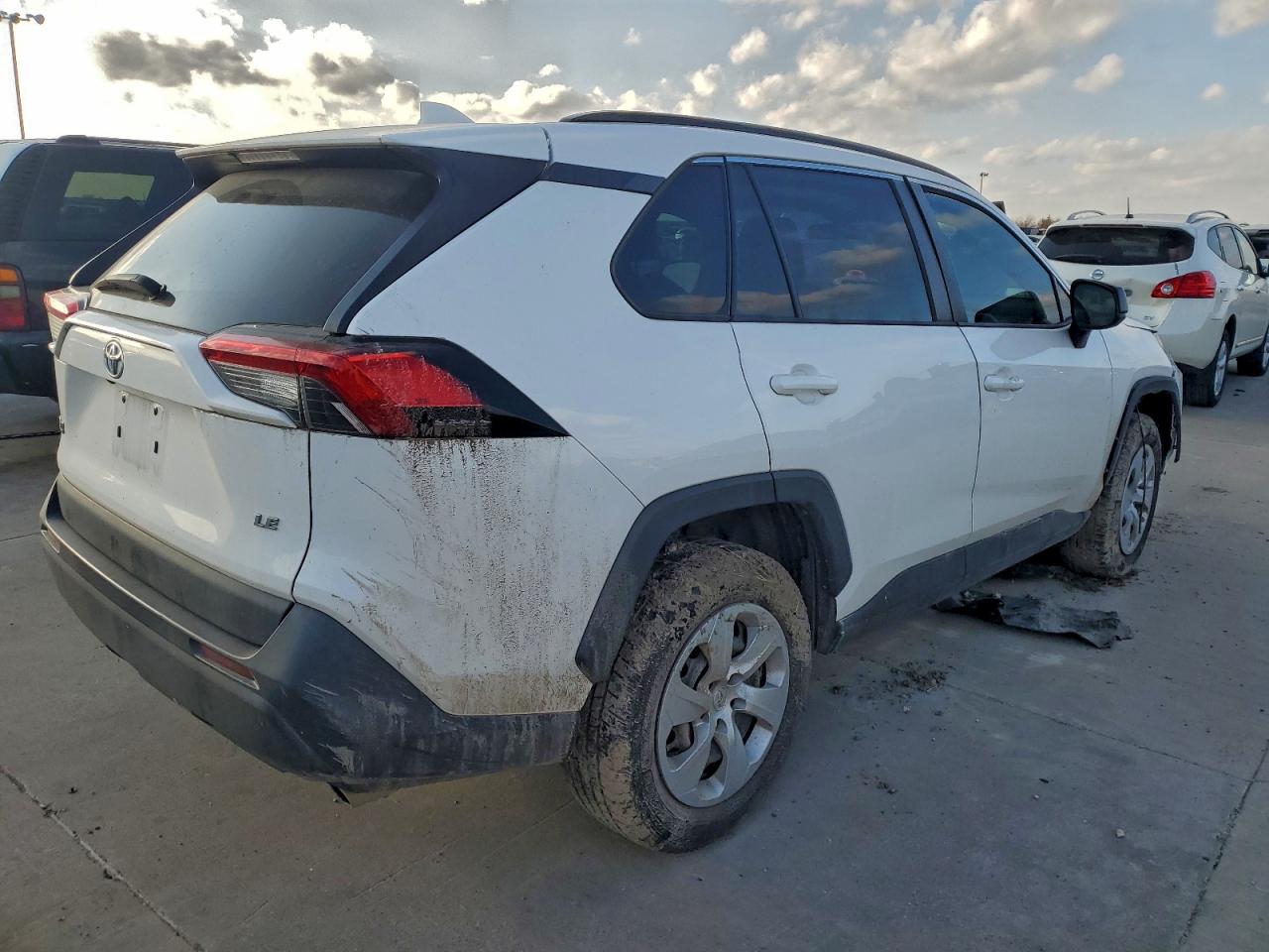 2019 TOYOTA RAV4 LE photo 3
