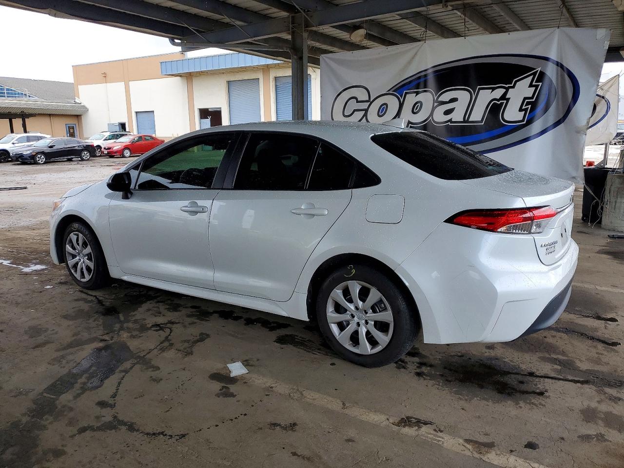 2023 TOYOTA COROLLA LE photo 3