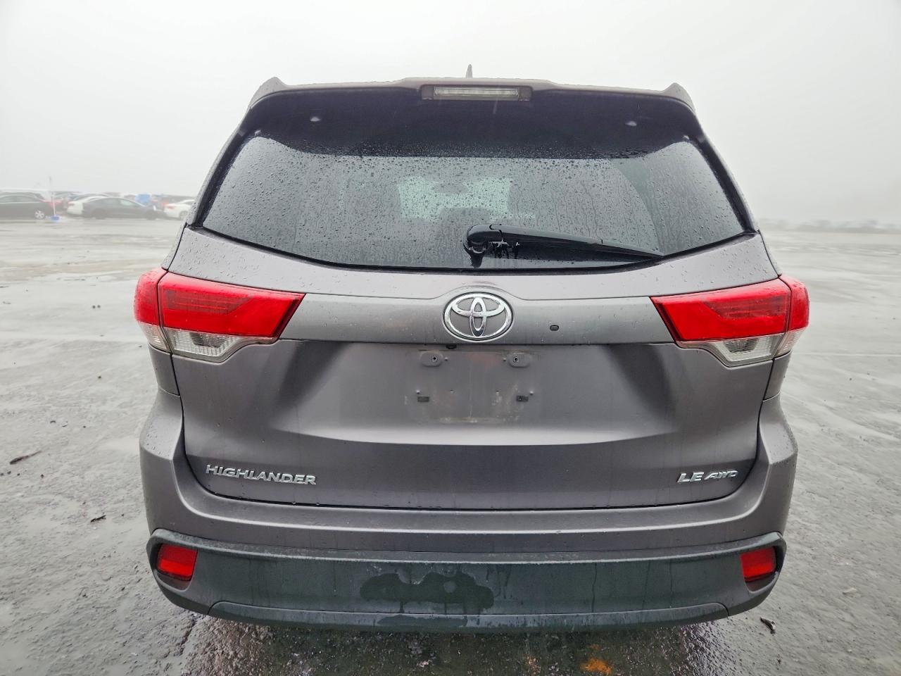 2019 TOYOTA HIGHLANDER LE photo 6