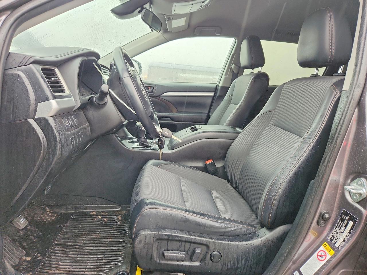 2019 TOYOTA HIGHLANDER LE photo 7