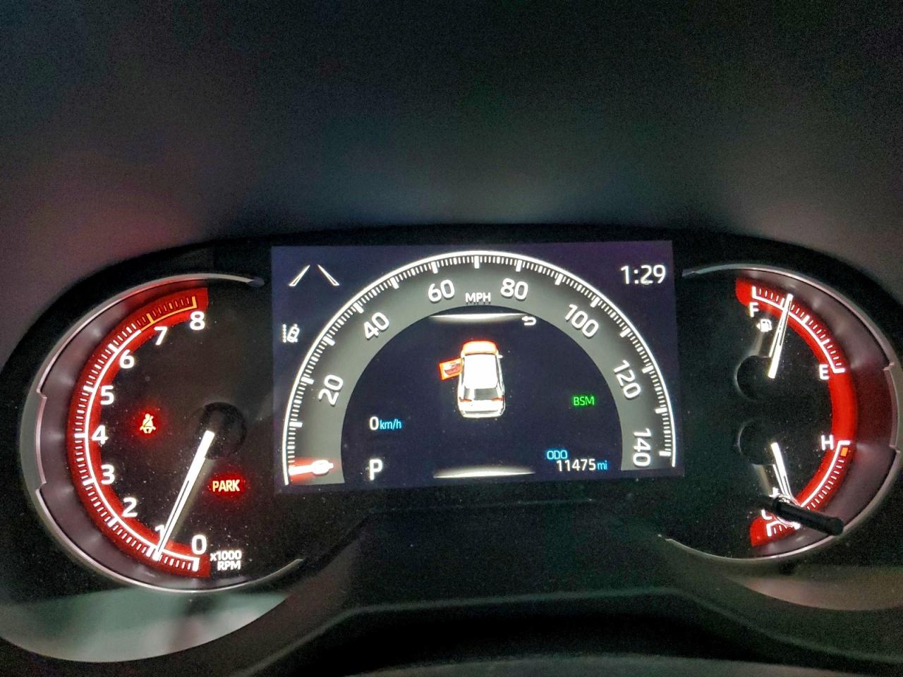 2024 TOYOTA RAV4 XLE photo 9