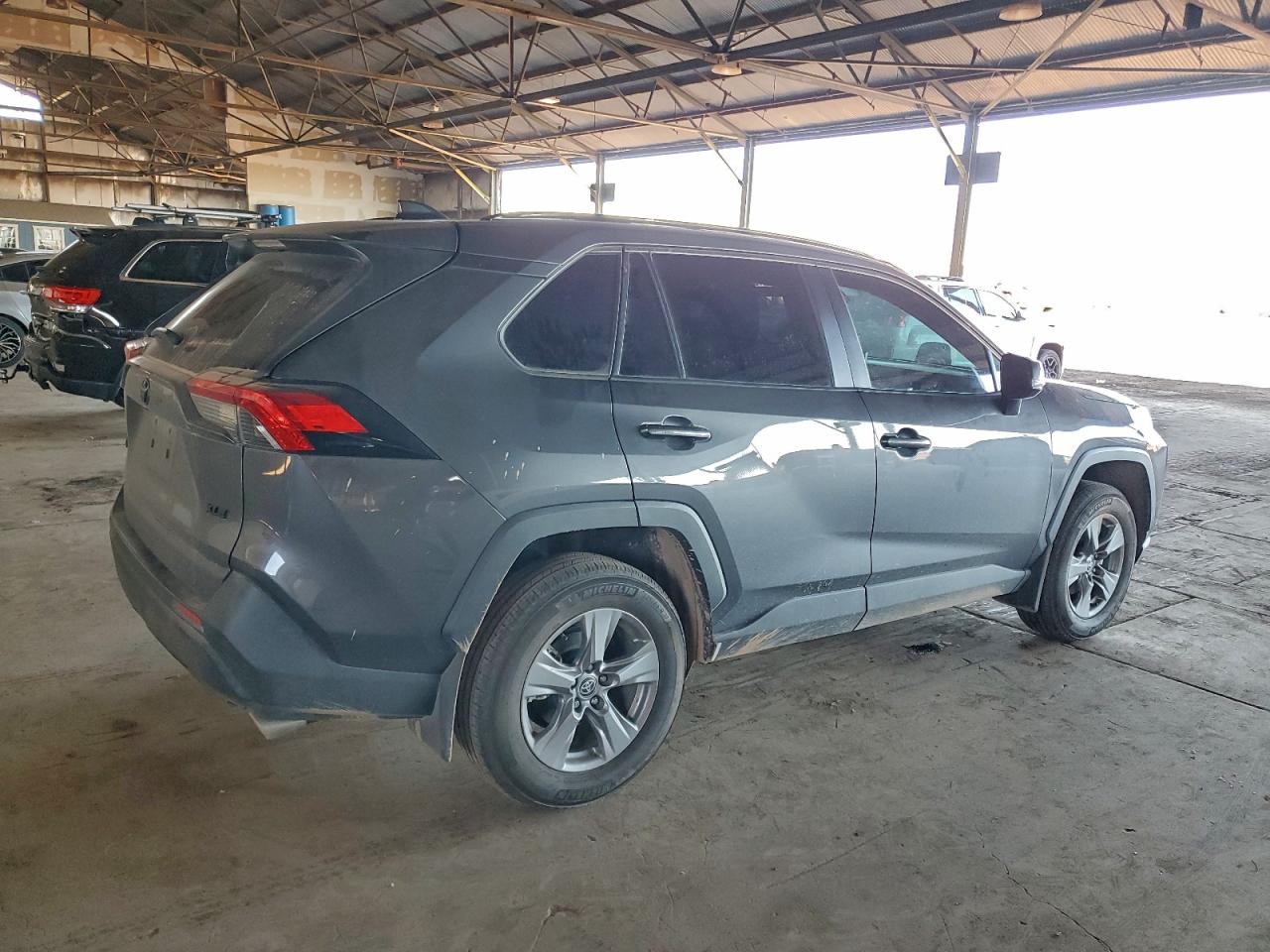 2024 TOYOTA RAV4 XLE photo 3