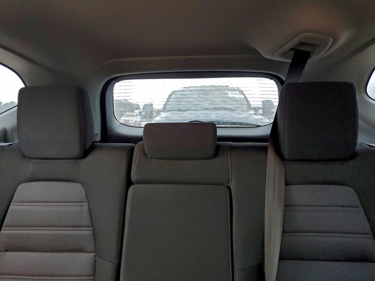 2017 HONDA CR-V LX photo 10