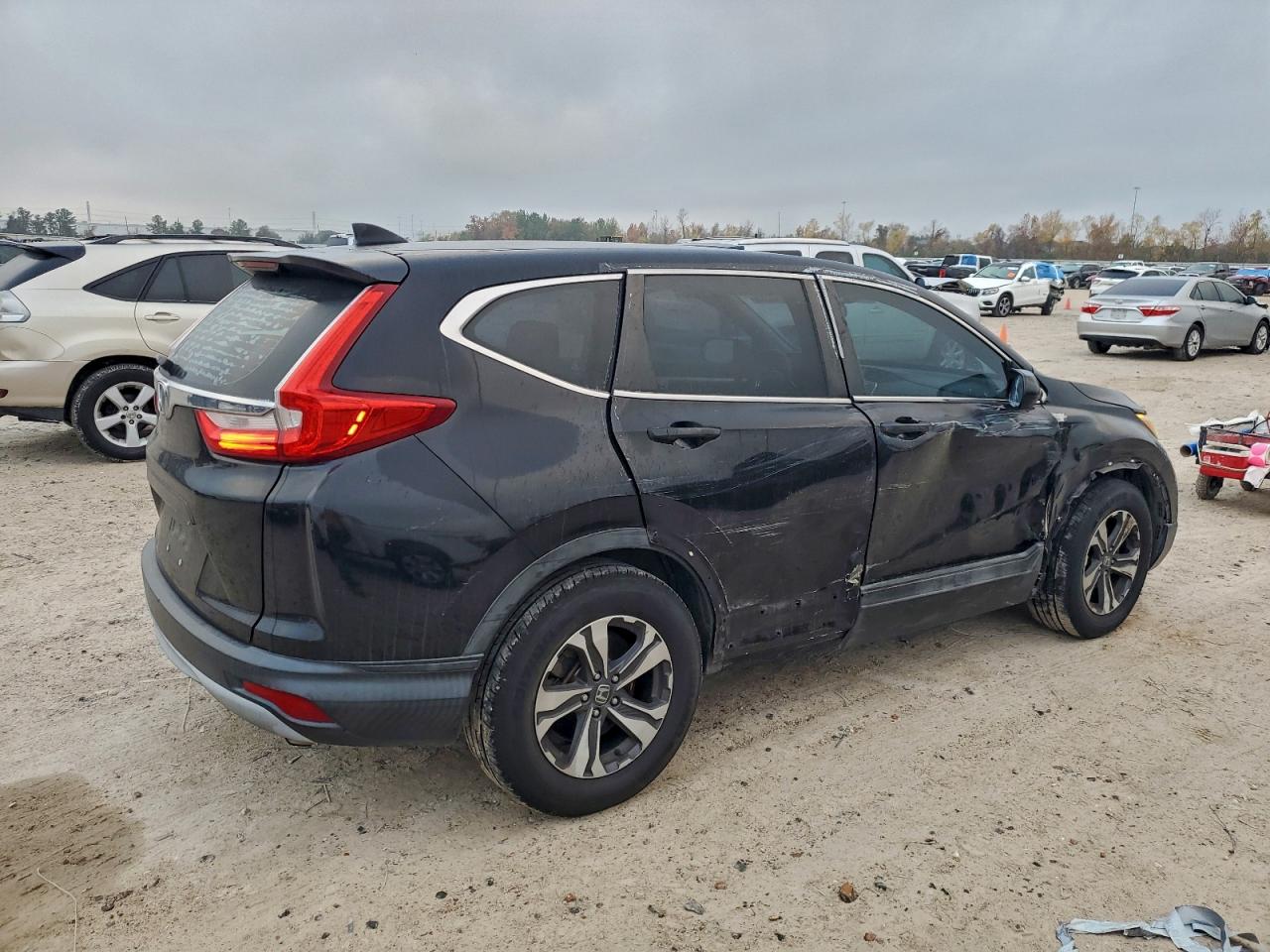 2017 HONDA CR-V LX photo 3