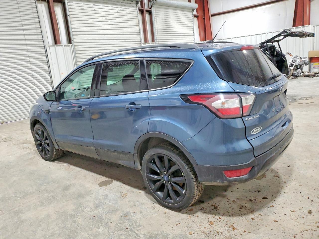 2018 FORD ESCAPE SE photo 2