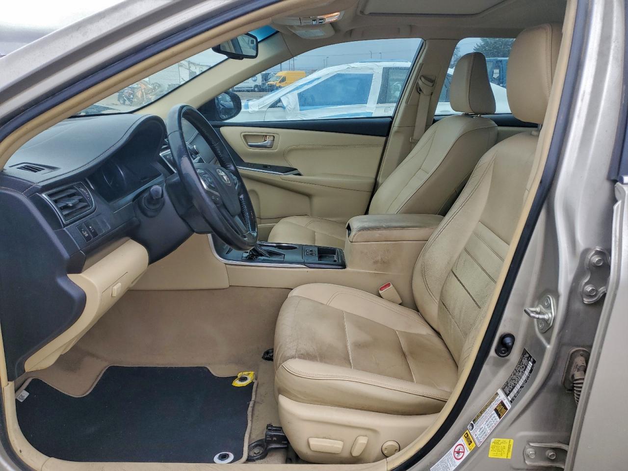 2015 TOYOTA CAMRY LE photo 7