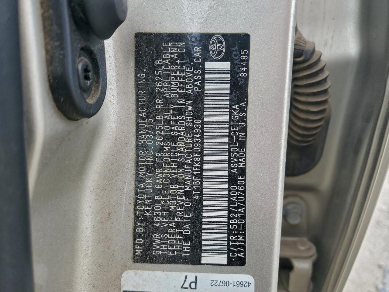 2015 TOYOTA CAMRY LE photo 12