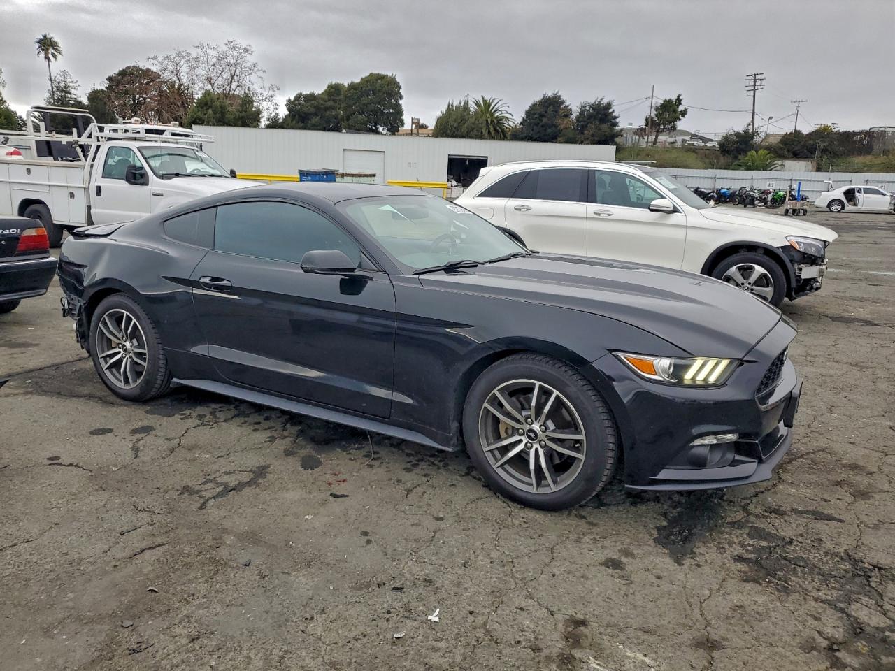 2015 FORD MUSTANG photo 4