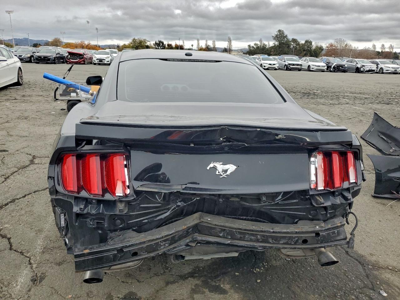 2015 FORD MUSTANG photo 6