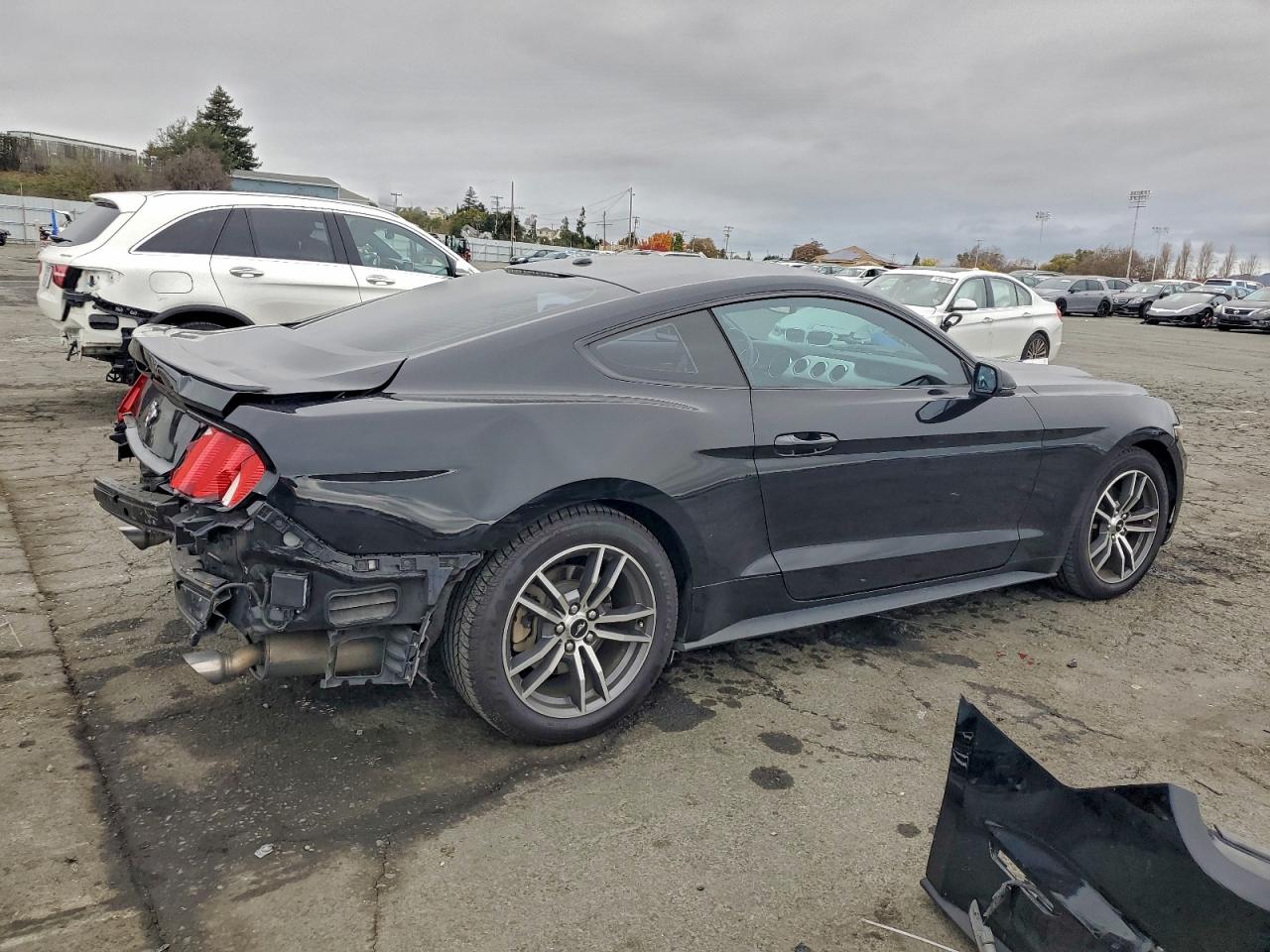 2015 FORD MUSTANG photo 3