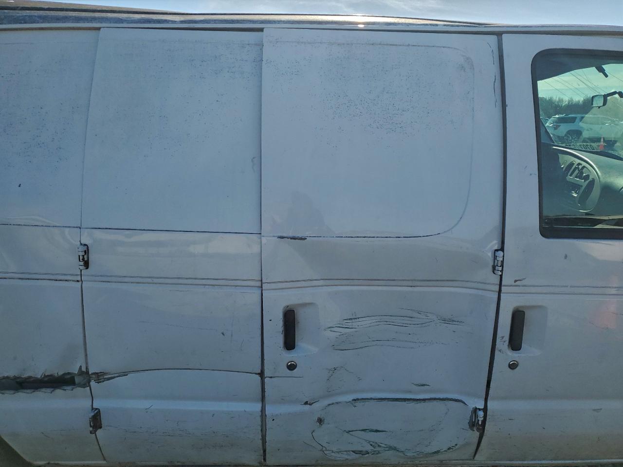 2005 FORD ECONOLINE E150 VAN photo 11