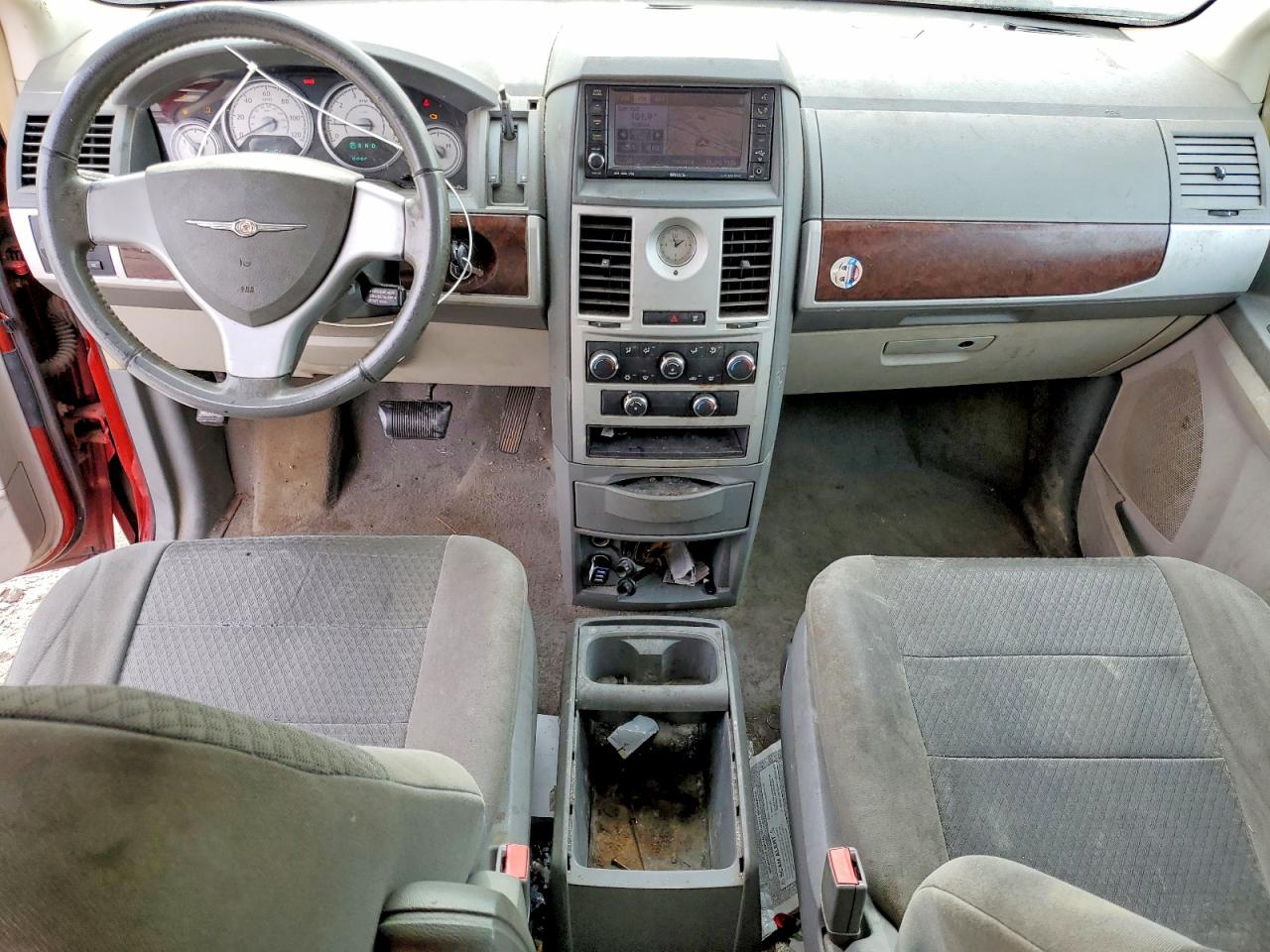 2010 CHRYSLER TOWN & COUNTRY TOURING photo 8