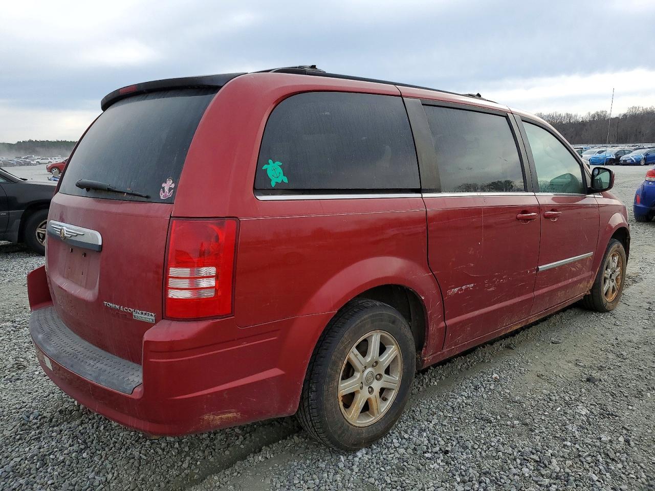 2010 CHRYSLER TOWN & COUNTRY TOURING photo 3