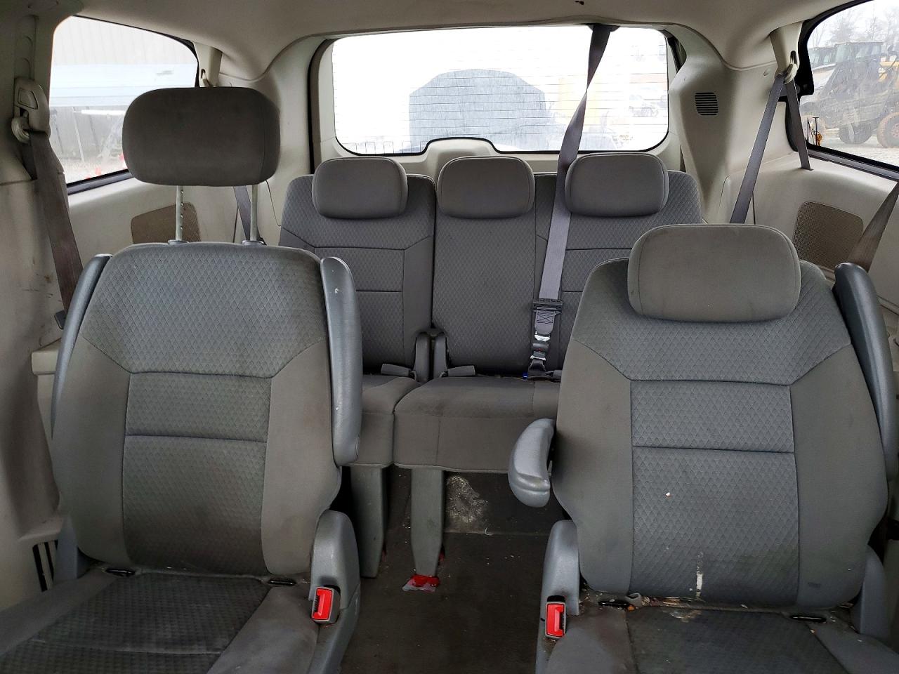 2010 CHRYSLER TOWN & COUNTRY TOURING photo 10