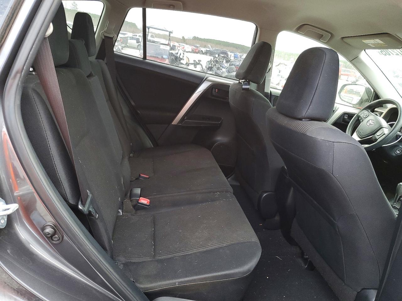2015 TOYOTA RAV4 LE photo 10