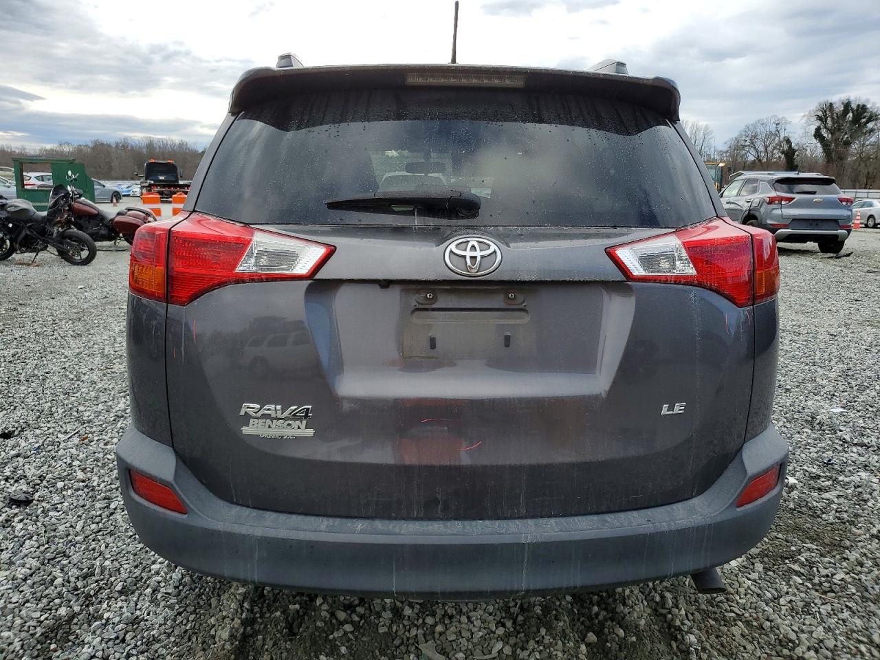 2015 TOYOTA RAV4 LE photo 6