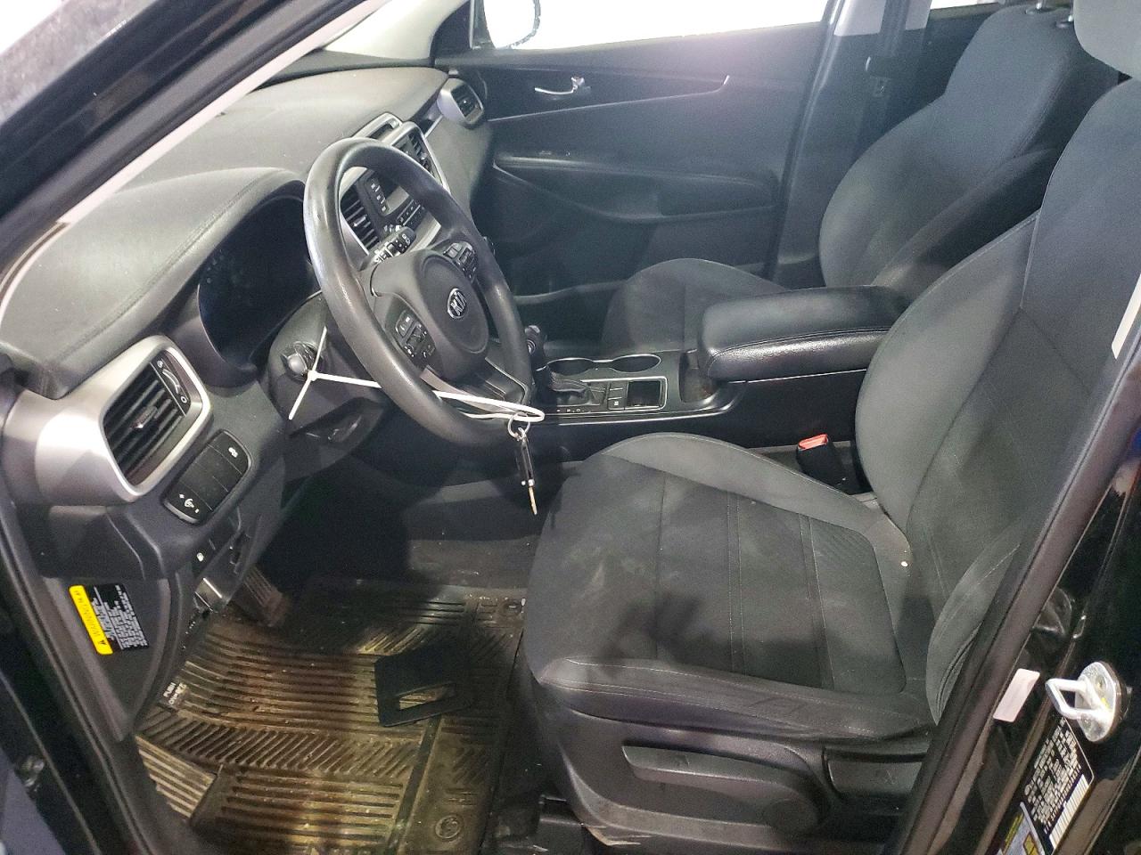 2017 KIA SORENTO LX photo 7