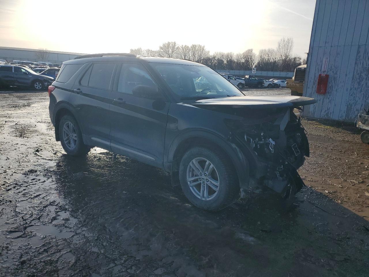 2023 FORD EXPLORER XLT photo 4