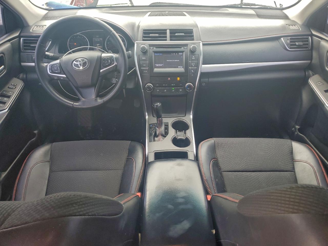 2016 TOYOTA CAMRY LE photo 15