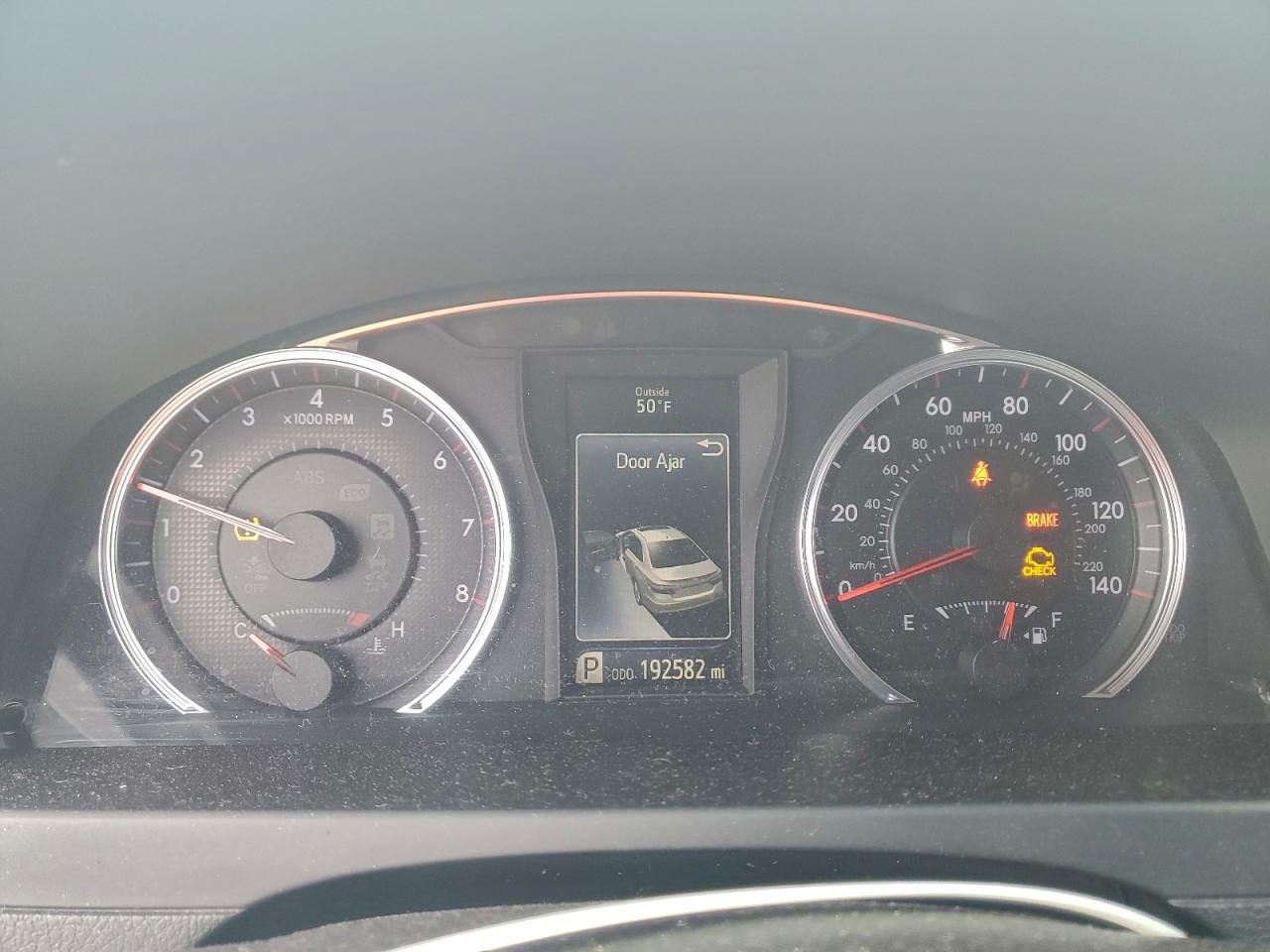 2016 TOYOTA CAMRY LE photo 17
