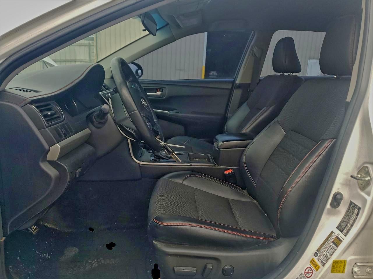 2016 TOYOTA CAMRY LE photo 13