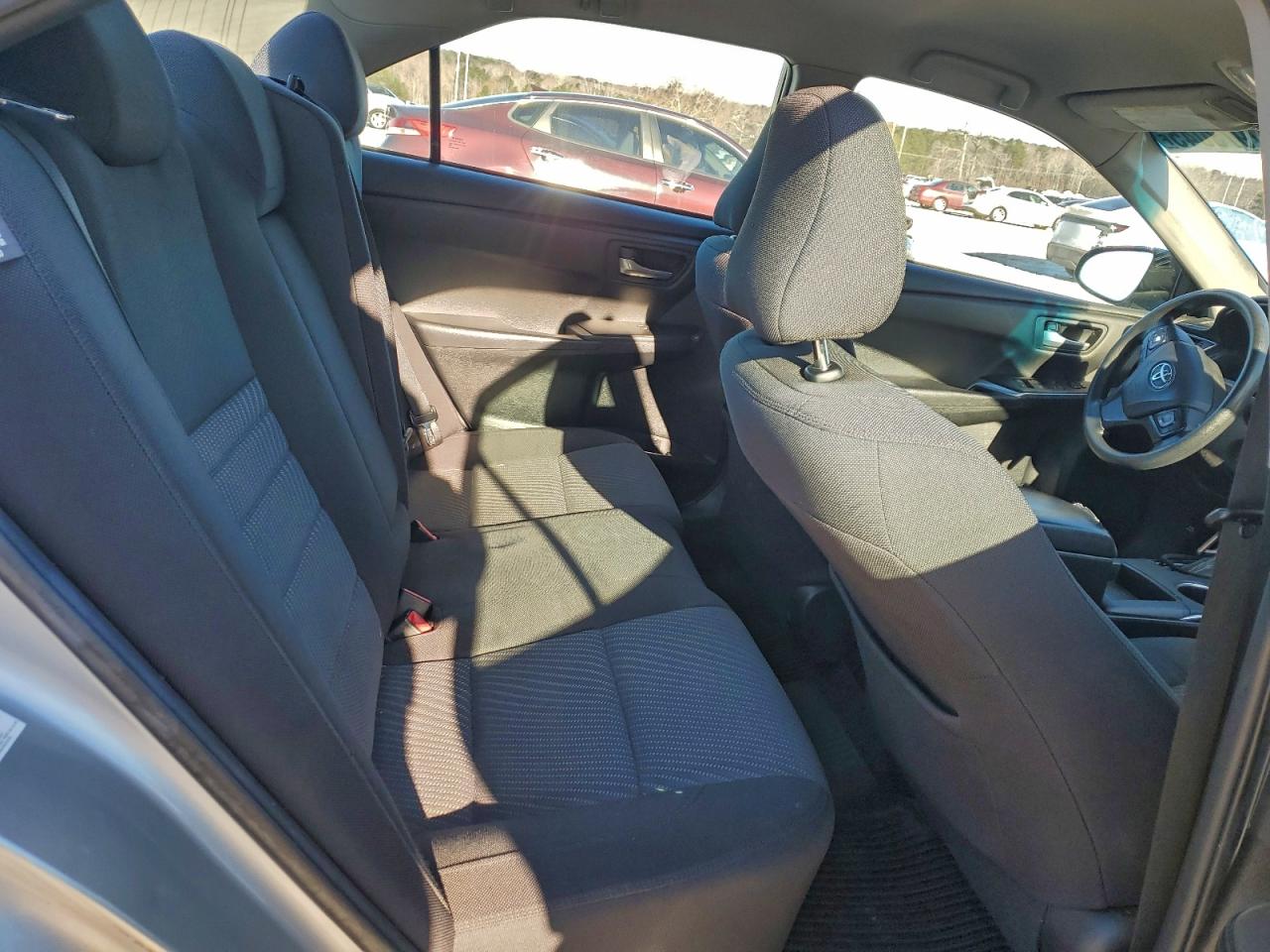 2015 TOYOTA CAMRY LE photo 19