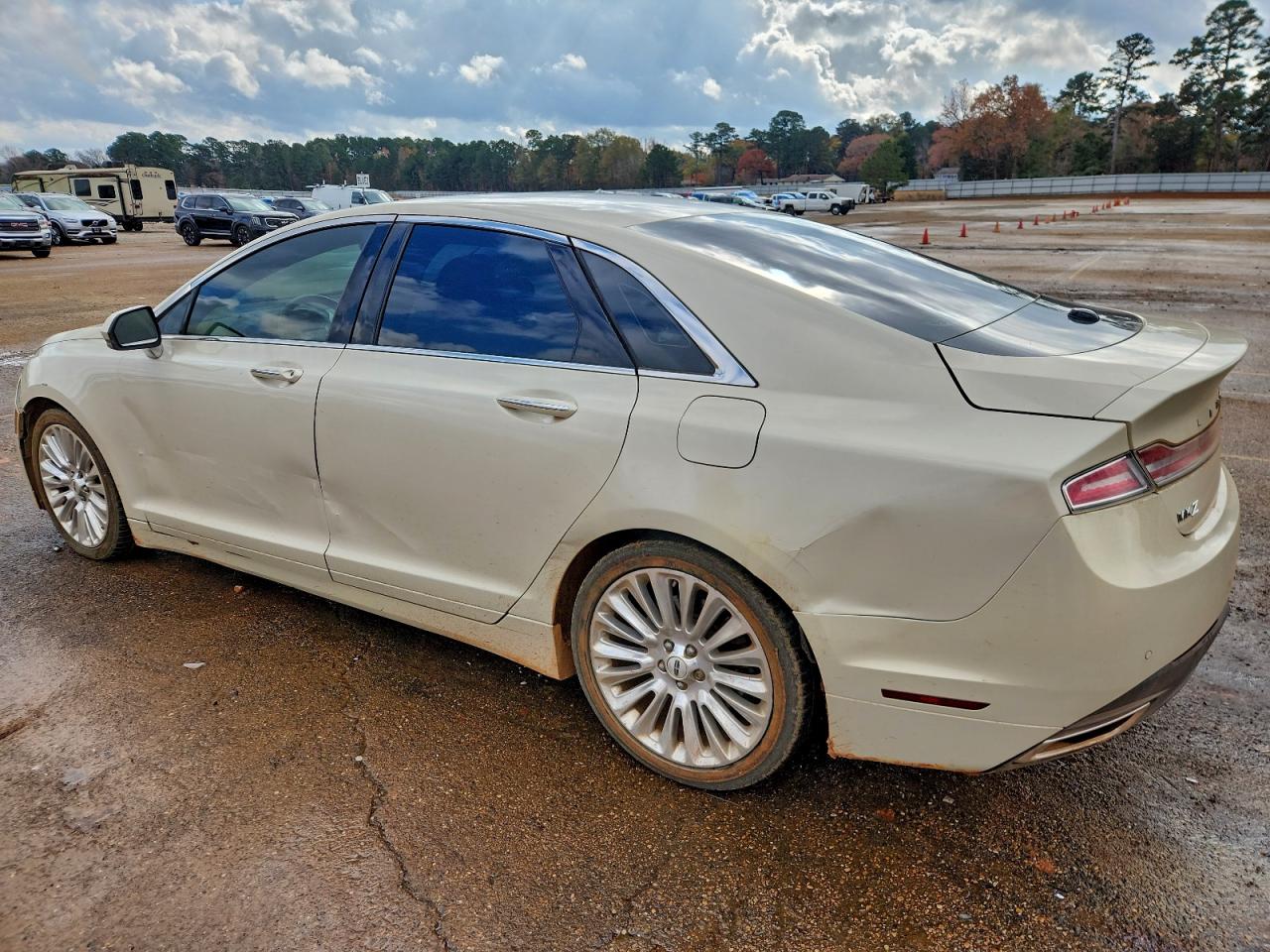 2015 LINCOLN MKZ photo 2