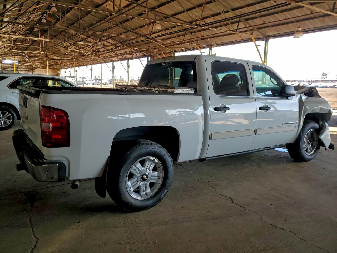2009 CHEVROLET SILVERADO C1500 LT photo 3