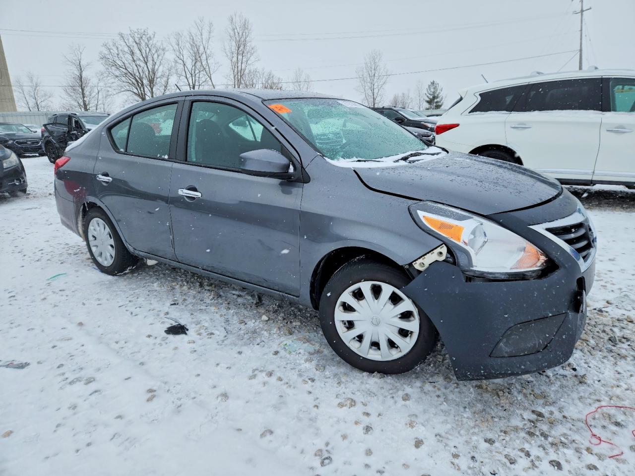 2019 NISSAN VERSA S photo 4