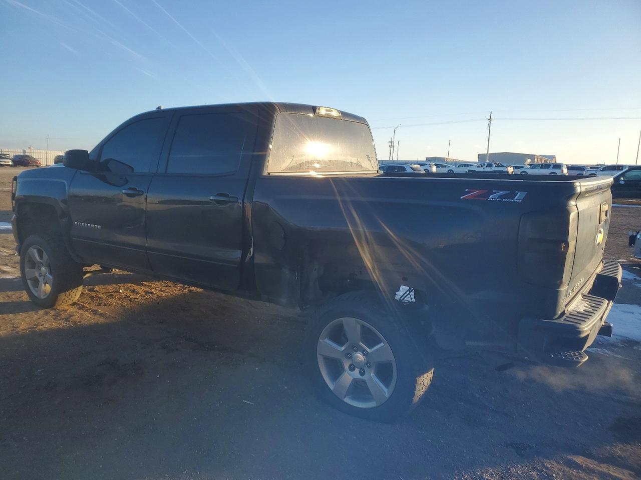 2018 CHEVROLET SILVERADO K1500 LT photo 3