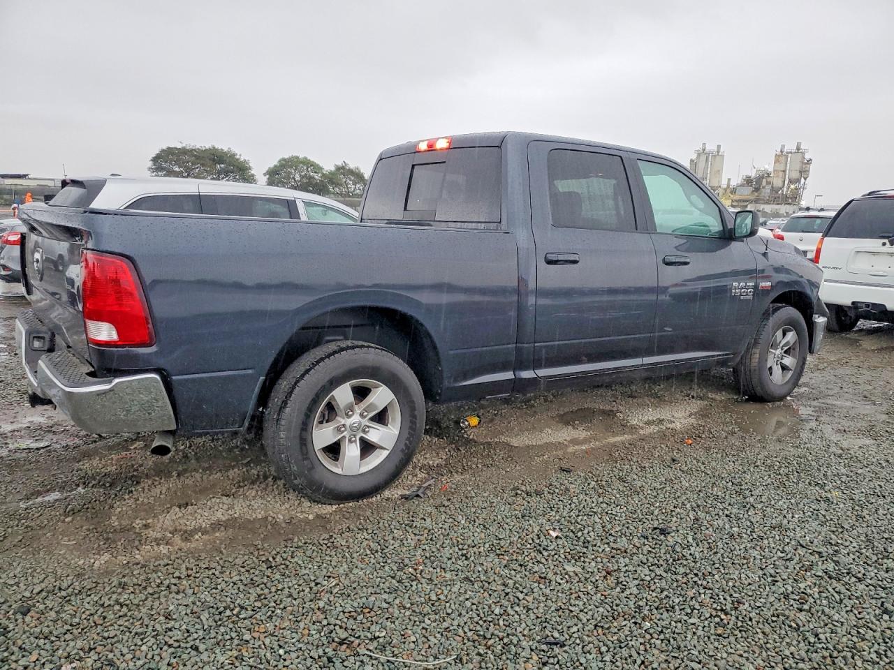 2019 RAM 1500 CLASSIC SLT photo 3