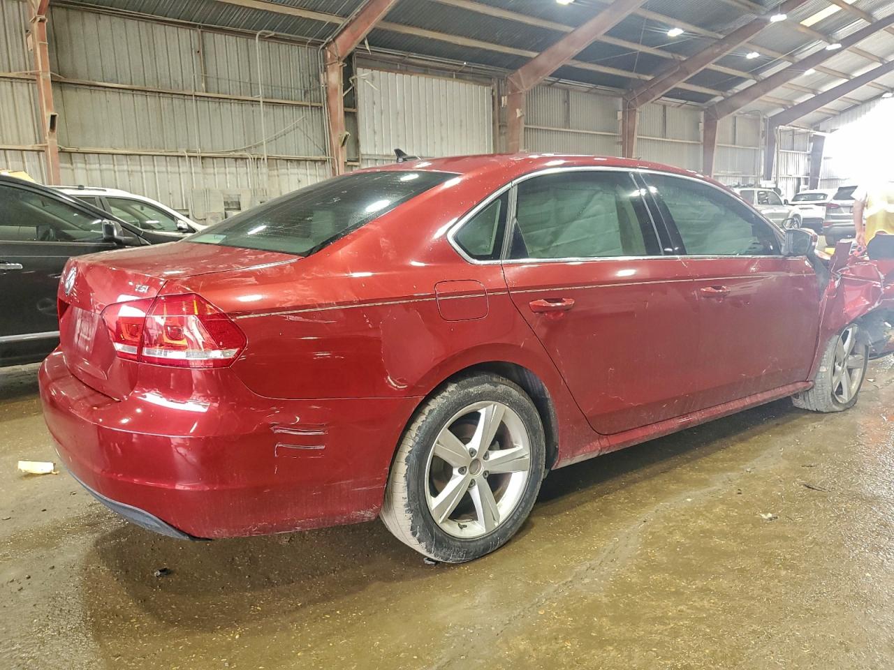2015 VOLKSWAGEN PASSAT S photo 3