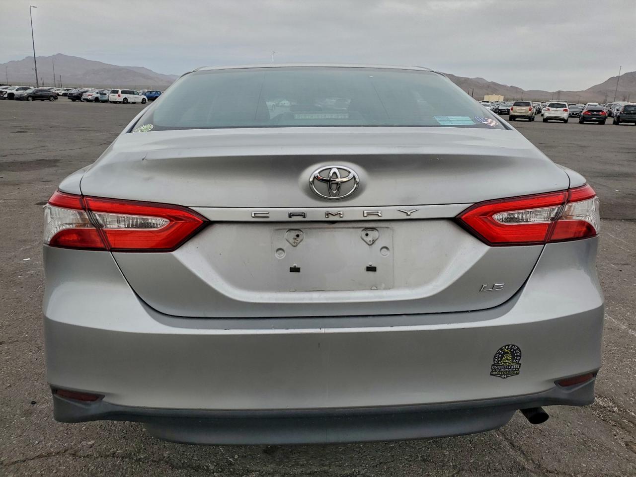 2018 TOYOTA CAMRY L photo 6