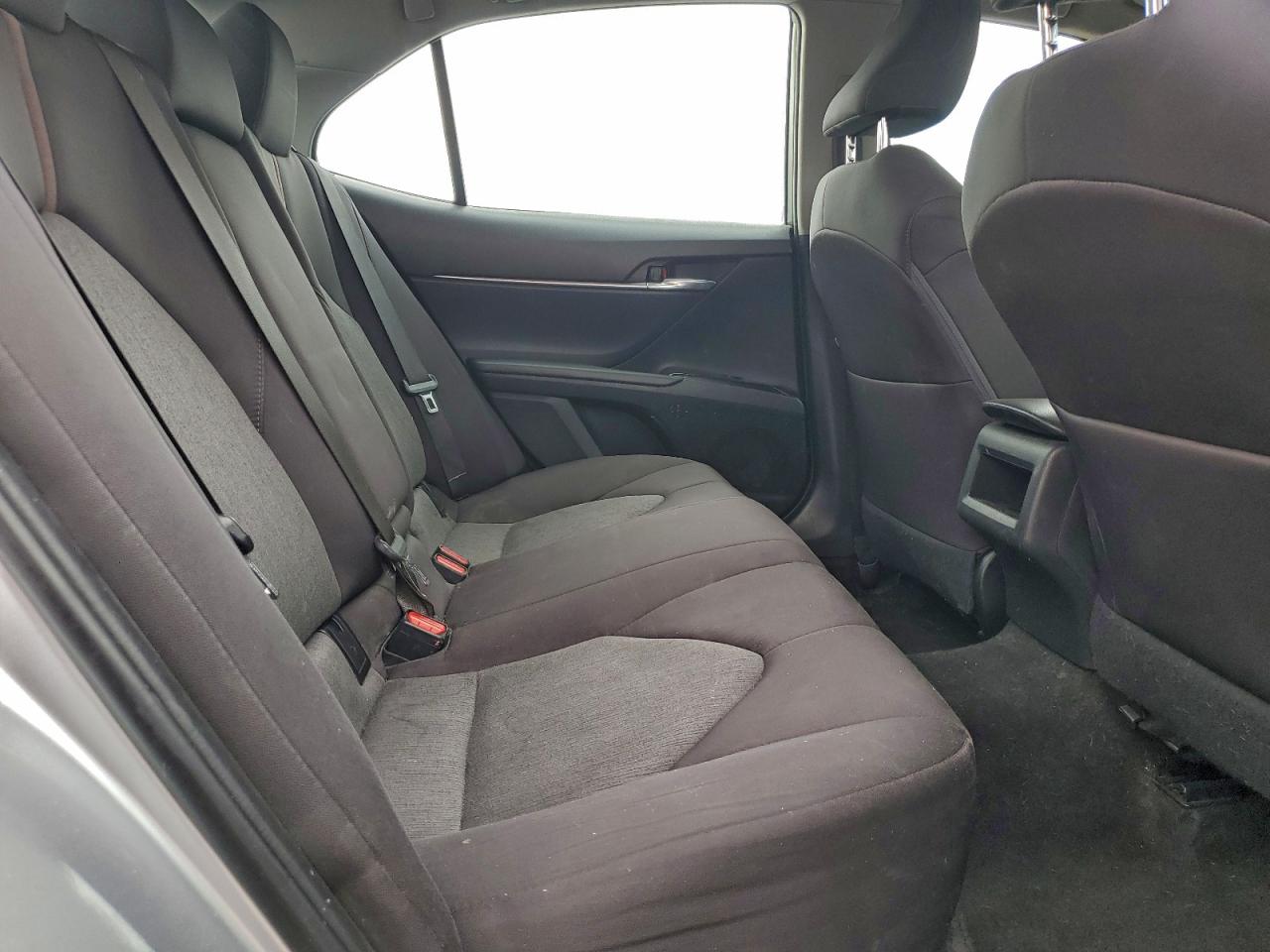 2018 TOYOTA CAMRY L photo 10