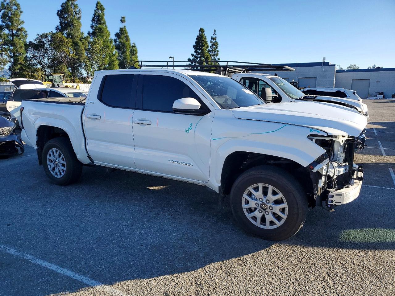2024 TOYOTA TACOMA DOUBLE CAB photo 4