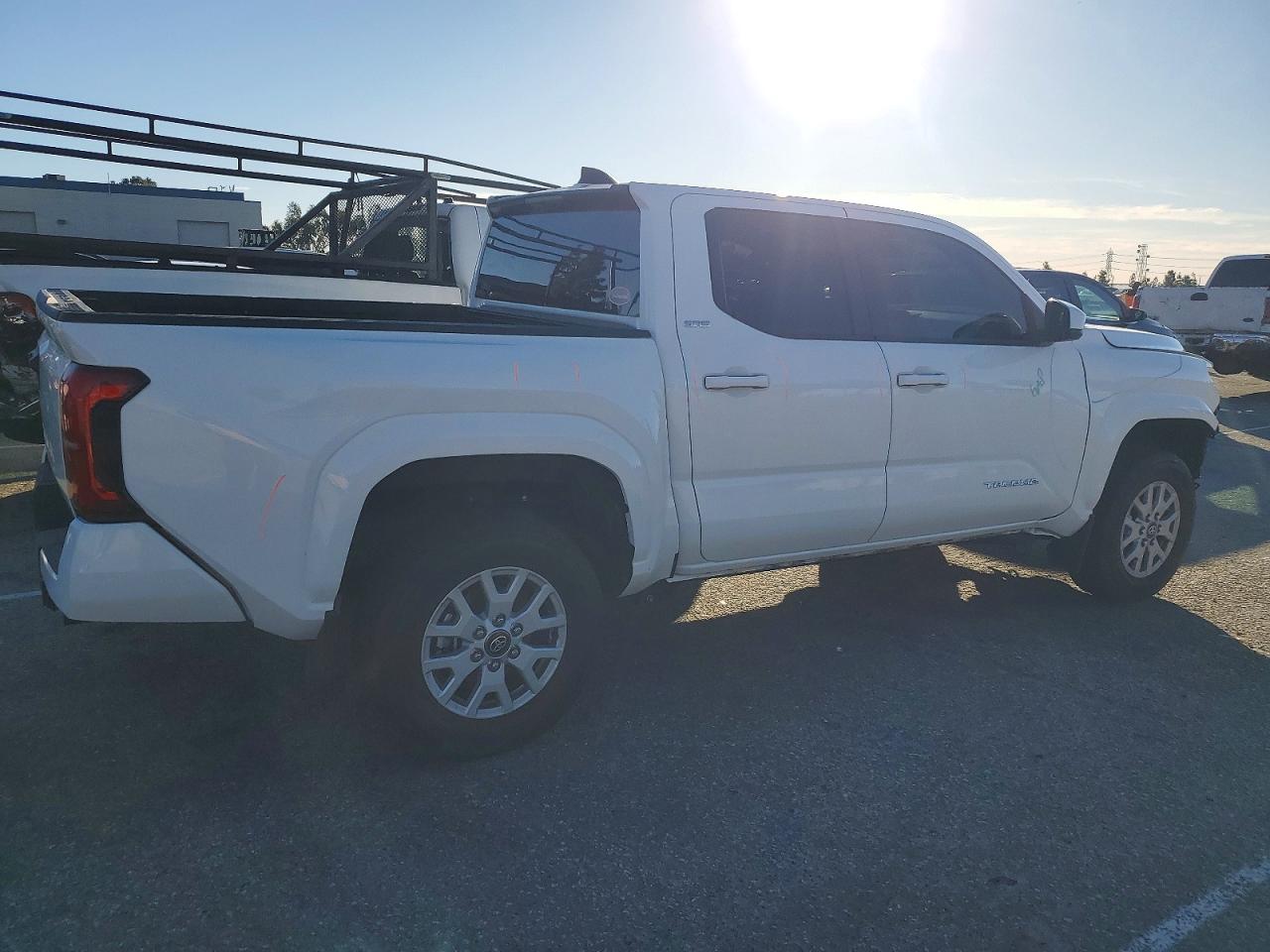 2024 TOYOTA TACOMA DOUBLE CAB photo 3