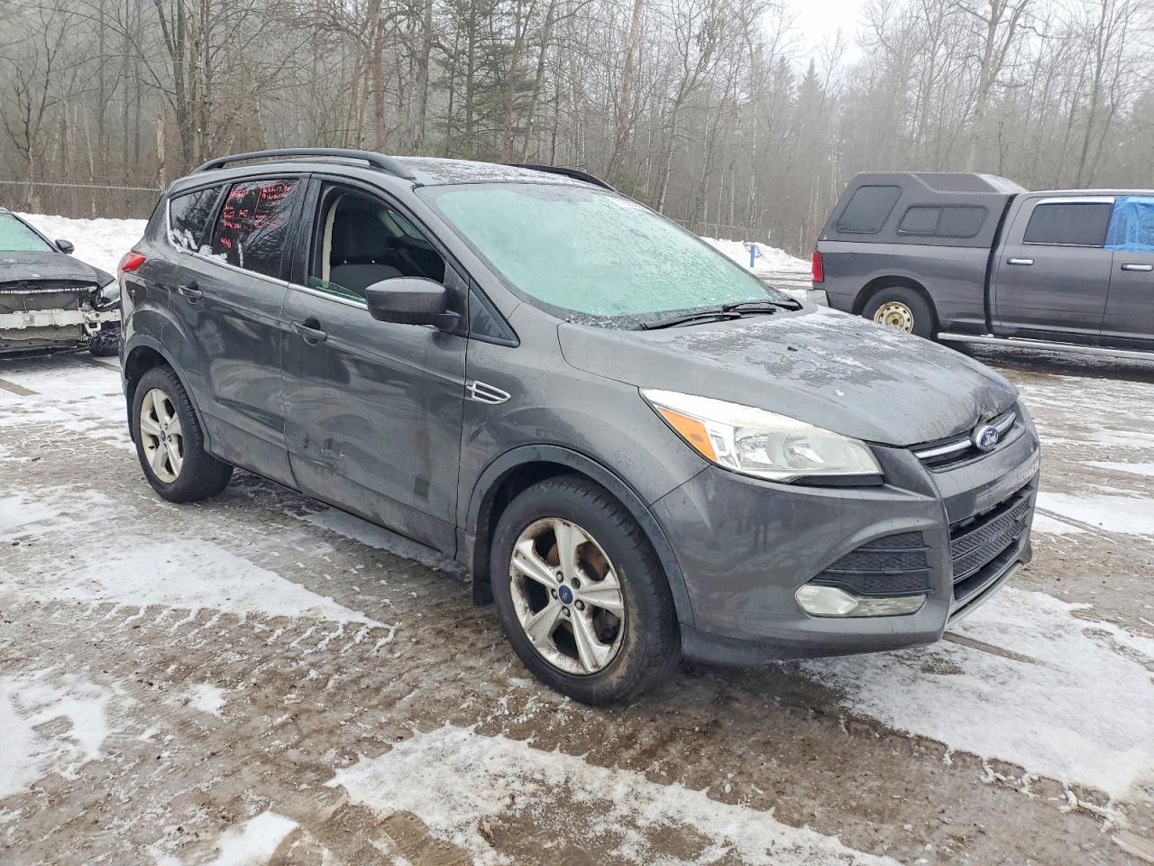 2015 FORD ESCAPE SE photo 4