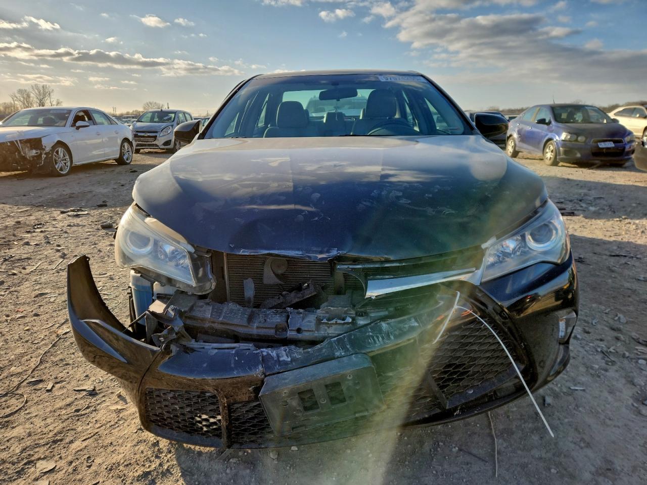 2015 TOYOTA CAMRY LE photo 5