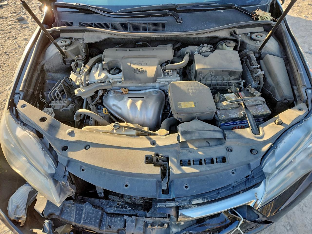 2015 TOYOTA CAMRY LE photo 11