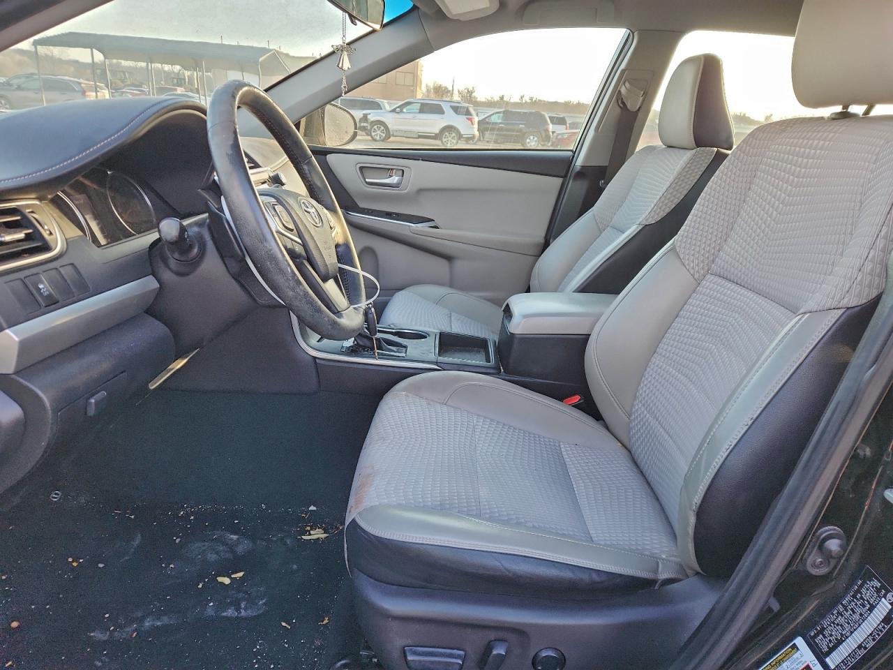 2015 TOYOTA CAMRY LE photo 7