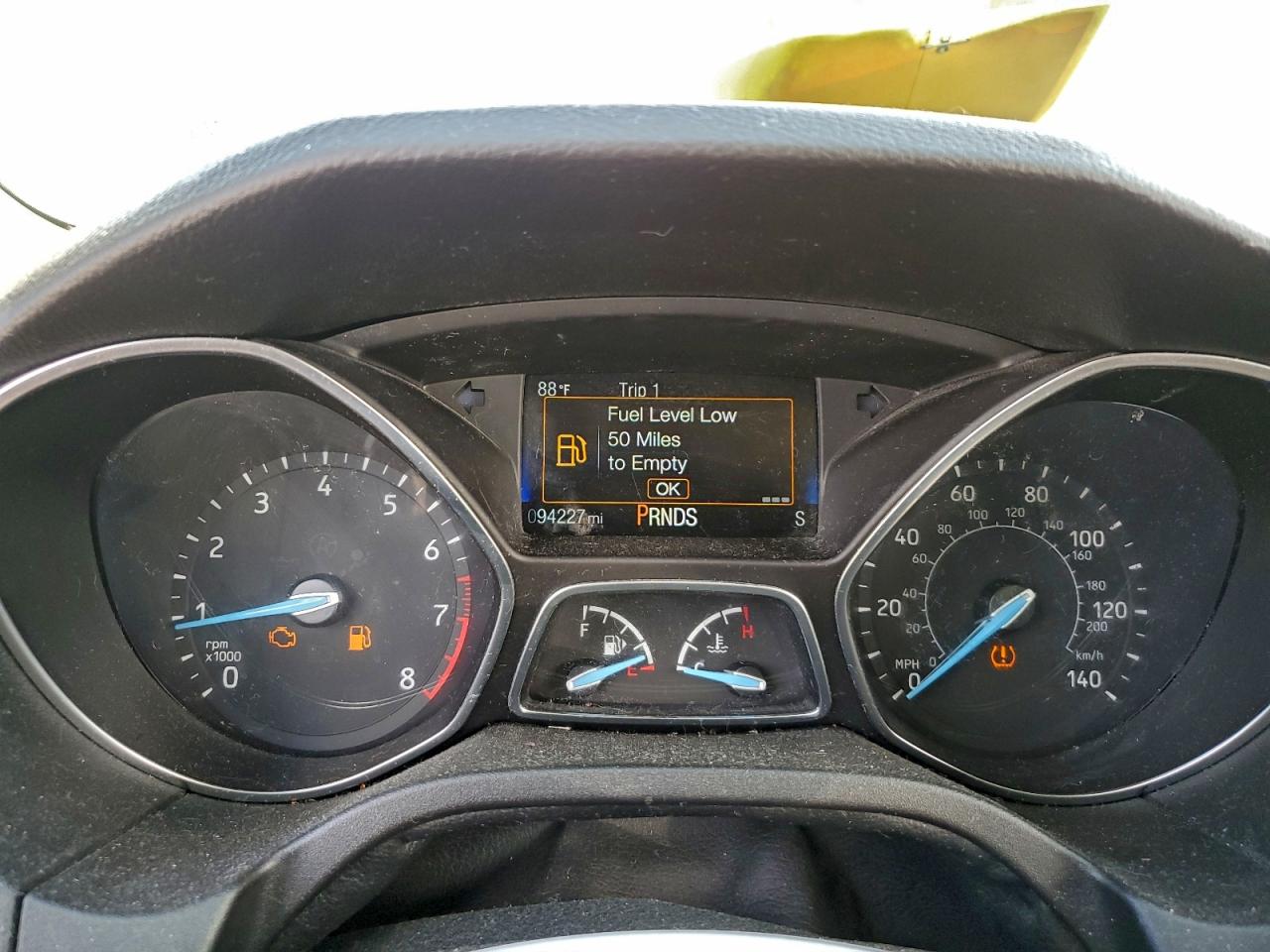 2017 FORD FOCUS SE photo 9