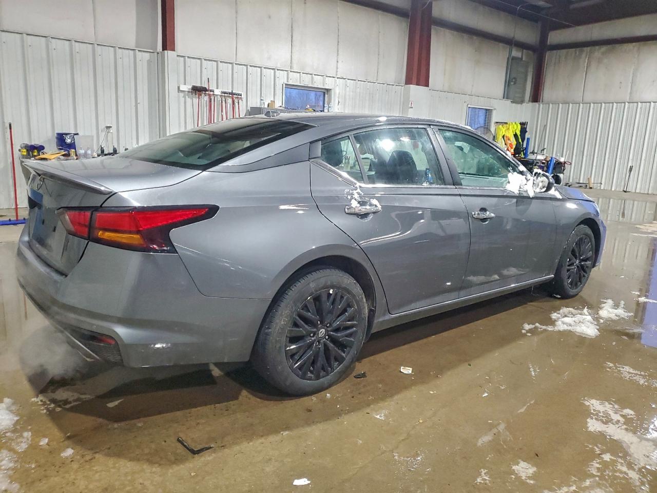 2025 NISSAN ALTIMA SV photo 3