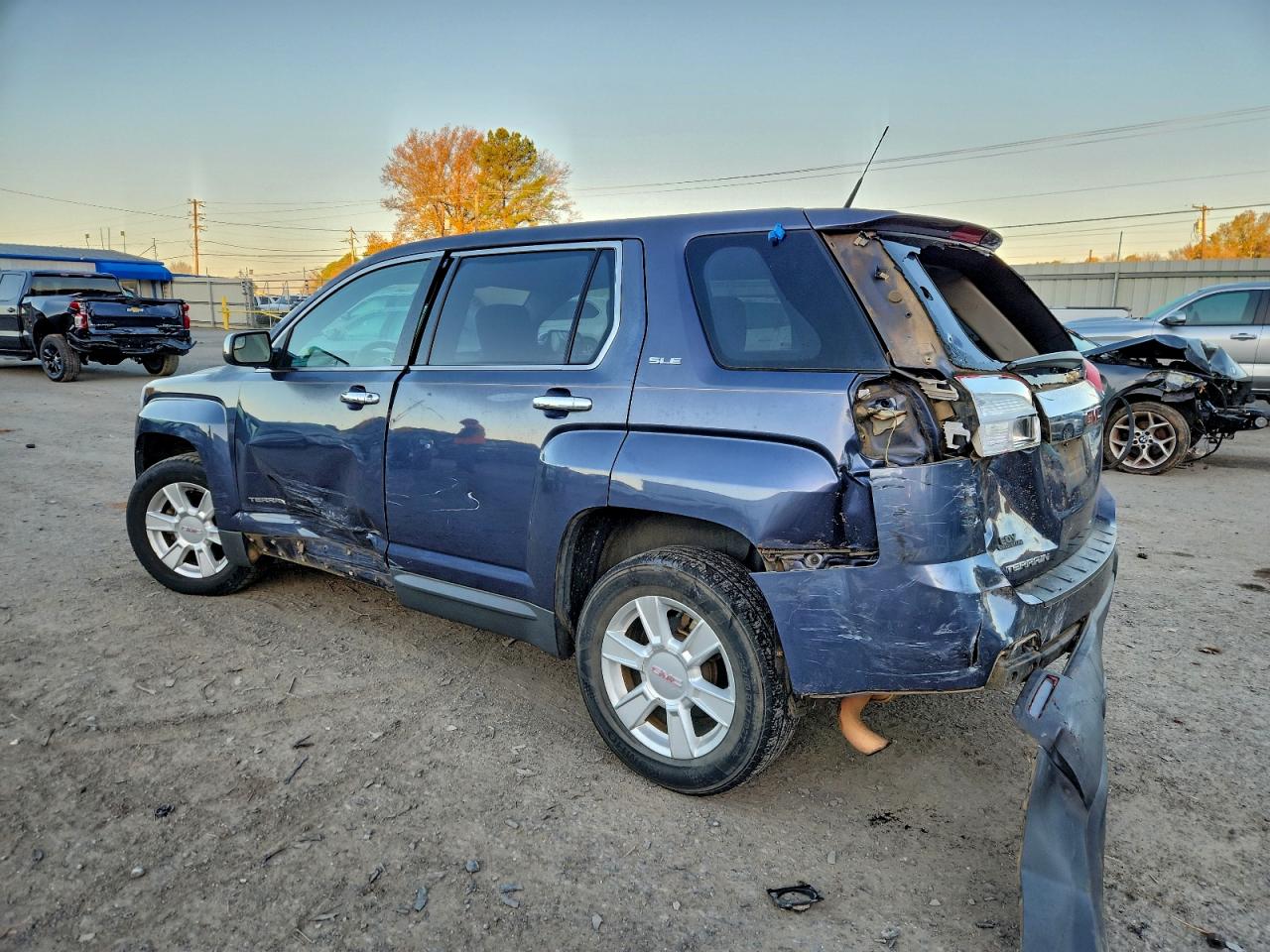 2013 GMC TERRAIN SLE photo 2