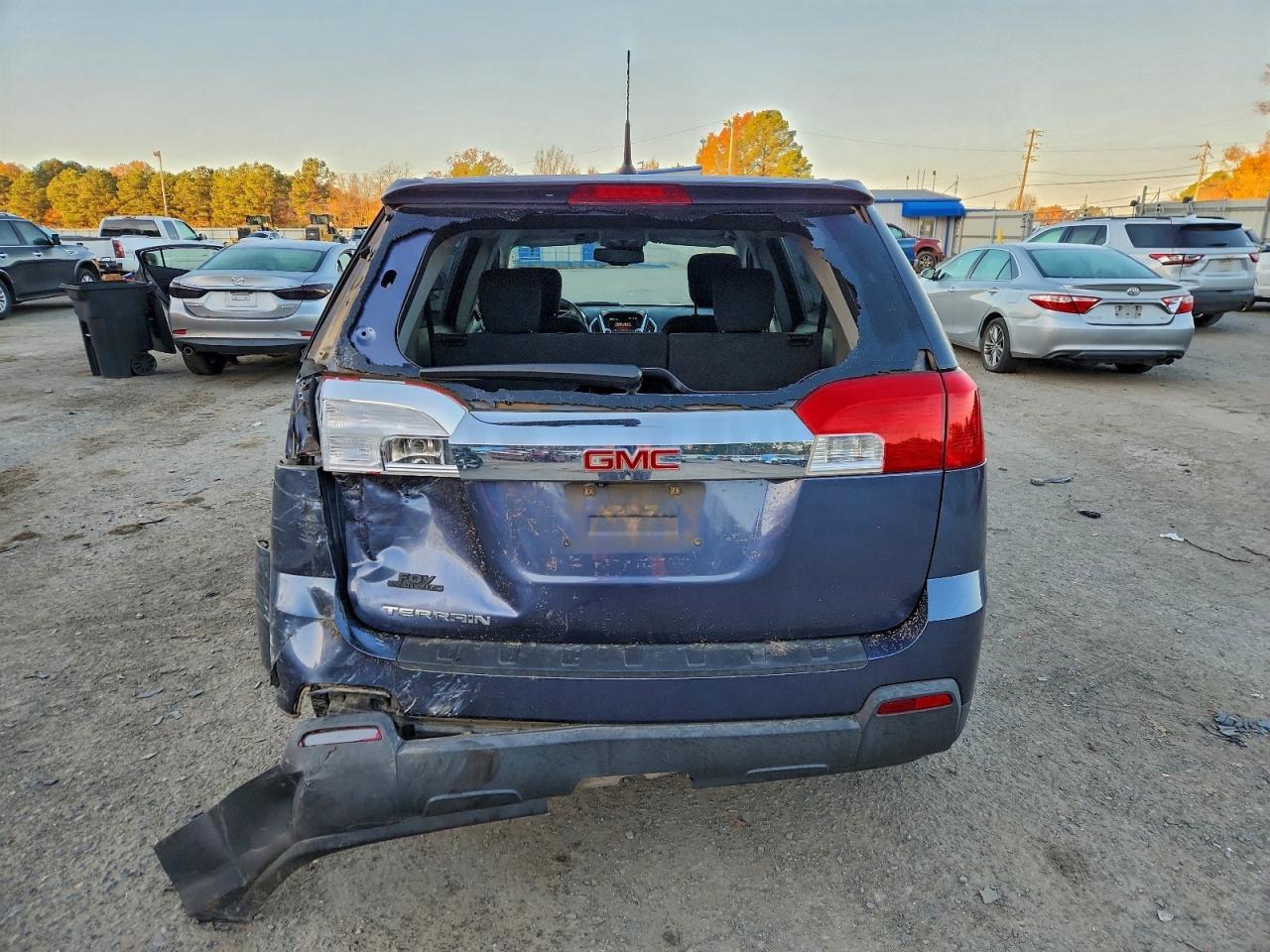 2013 GMC TERRAIN SLE photo 6