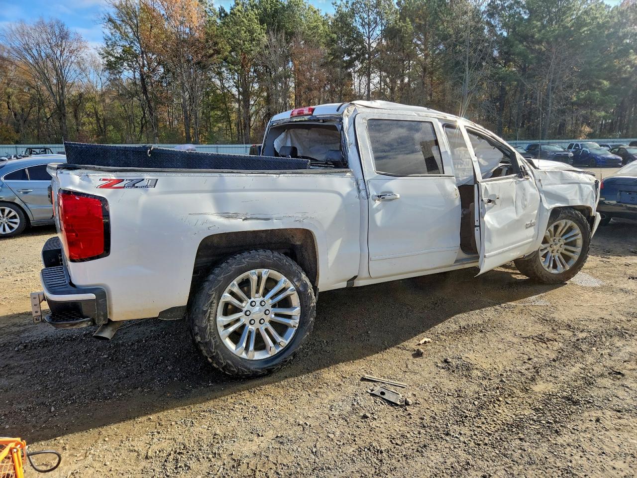 2018 CHEVROLET SILVERADO K1500 LT photo 3