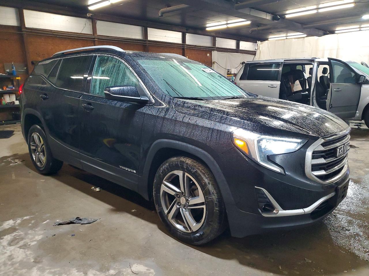 2020 GMC TERRAIN SLT photo 4