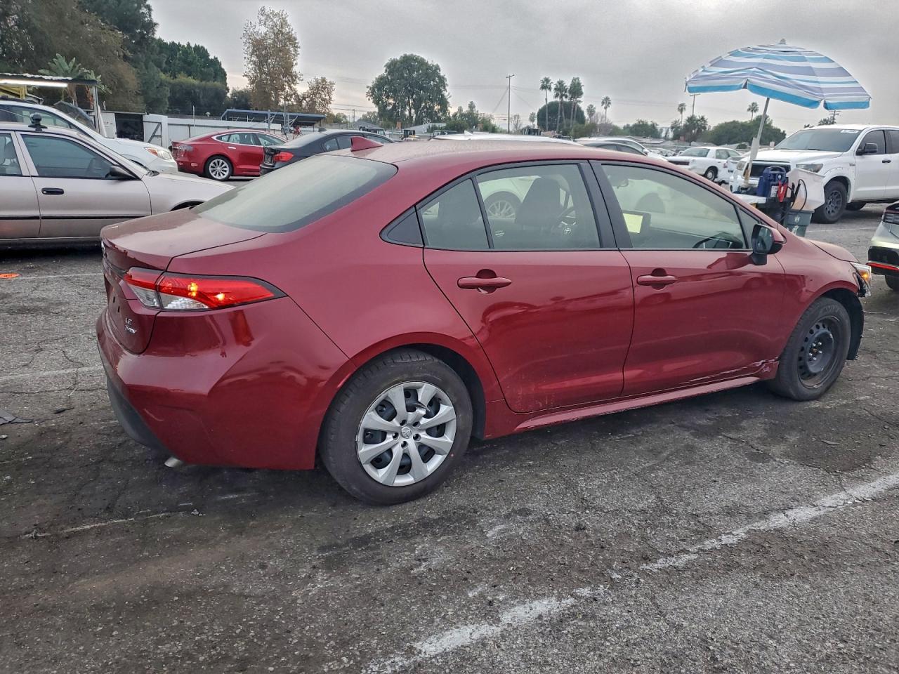 2025 TOYOTA COROLLA LE photo 3
