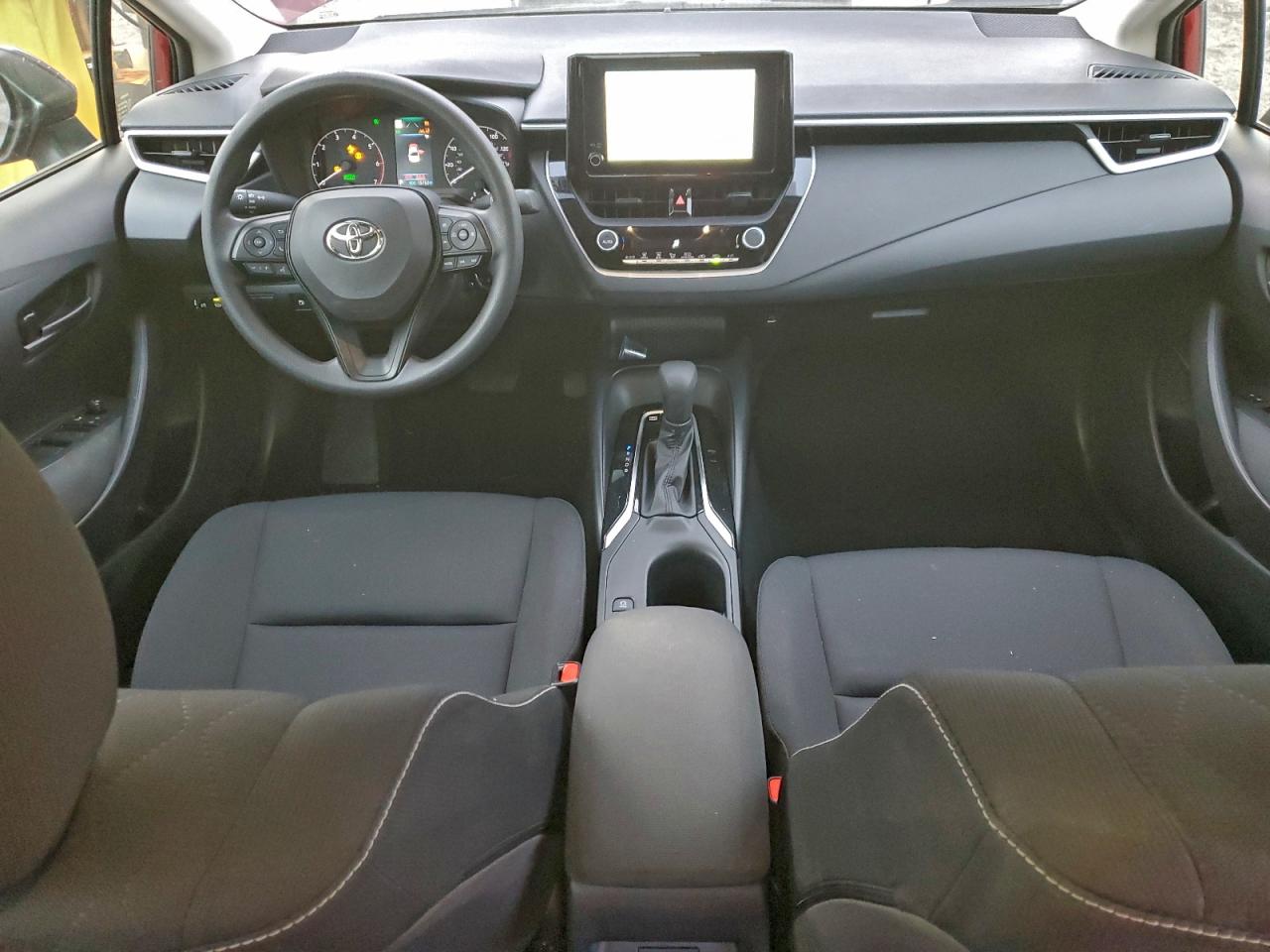 2025 TOYOTA COROLLA LE photo 8