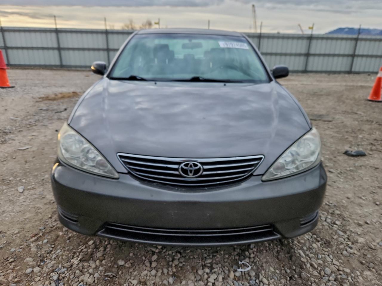 2005 TOYOTA CAMRY LE photo 5
