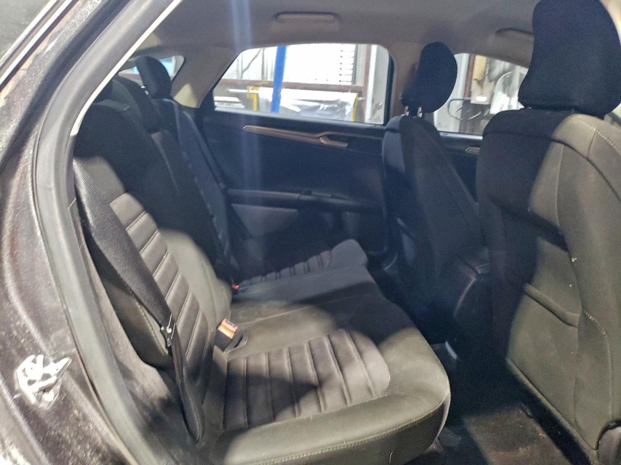 2017 FORD FUSION SE photo 10